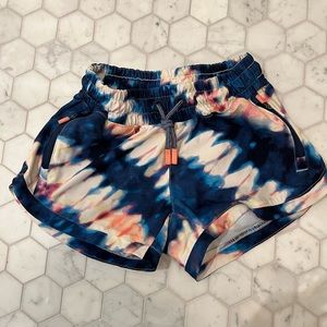 Athleta Girl All Play 3” Short Blue Tie Dye size XS/6 EUC